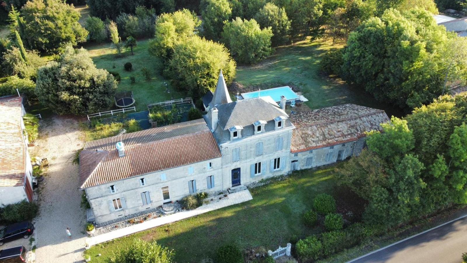 לינה וארוחת בוקר Semillac Domaine Du Grand Ormeau מראה חיצוני תמונה